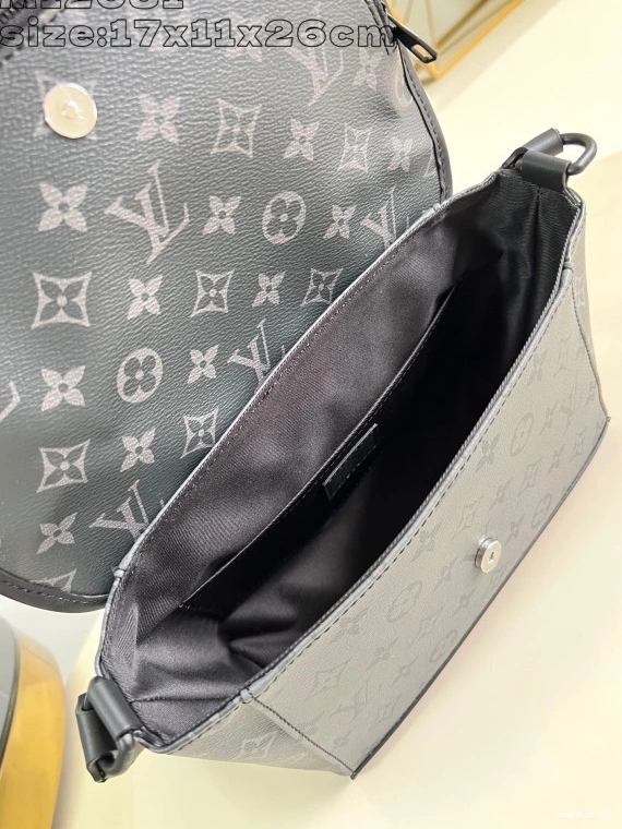 WIS Messenger Vuitton Louis Pulse 0217